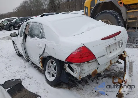 2006 Honda Accord 2.4 Se z USA, uszkodzony, nr VIN 1HGCM56336A021753